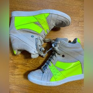 Coach Women’s 8.5 heel Sneakers